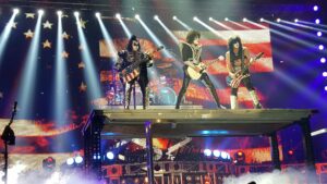 Vorbilder des Glam Metal: KISS auf der Bühne